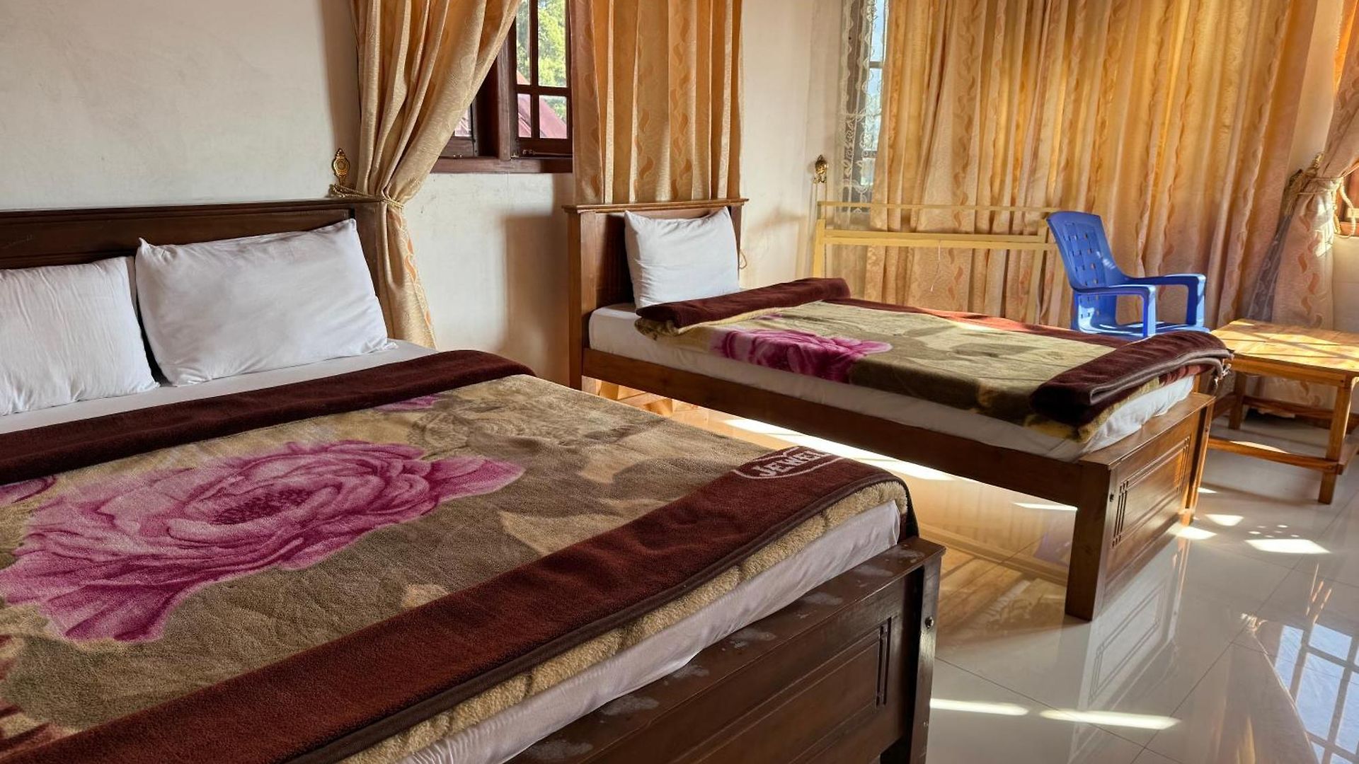 Oviya Guest Inn