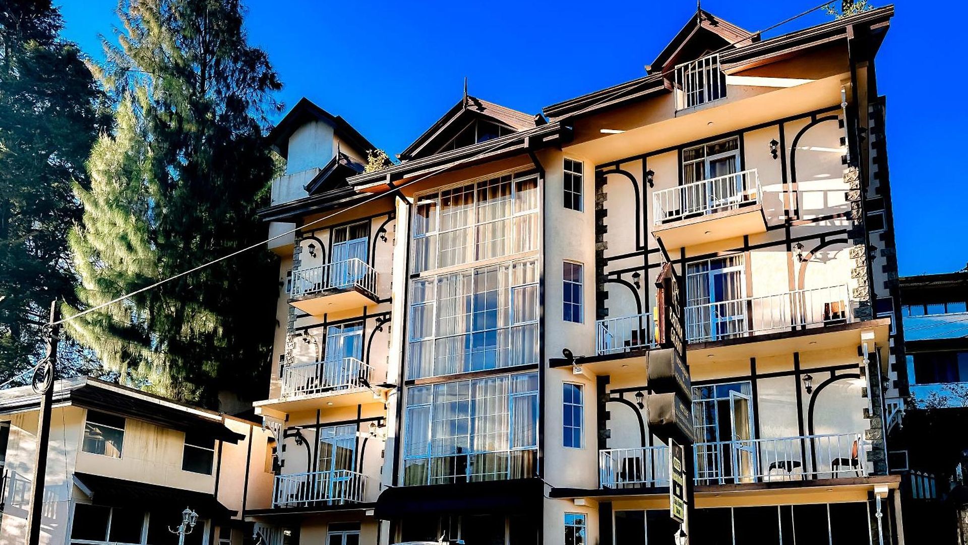 Hotel Hills By Kubura 3*