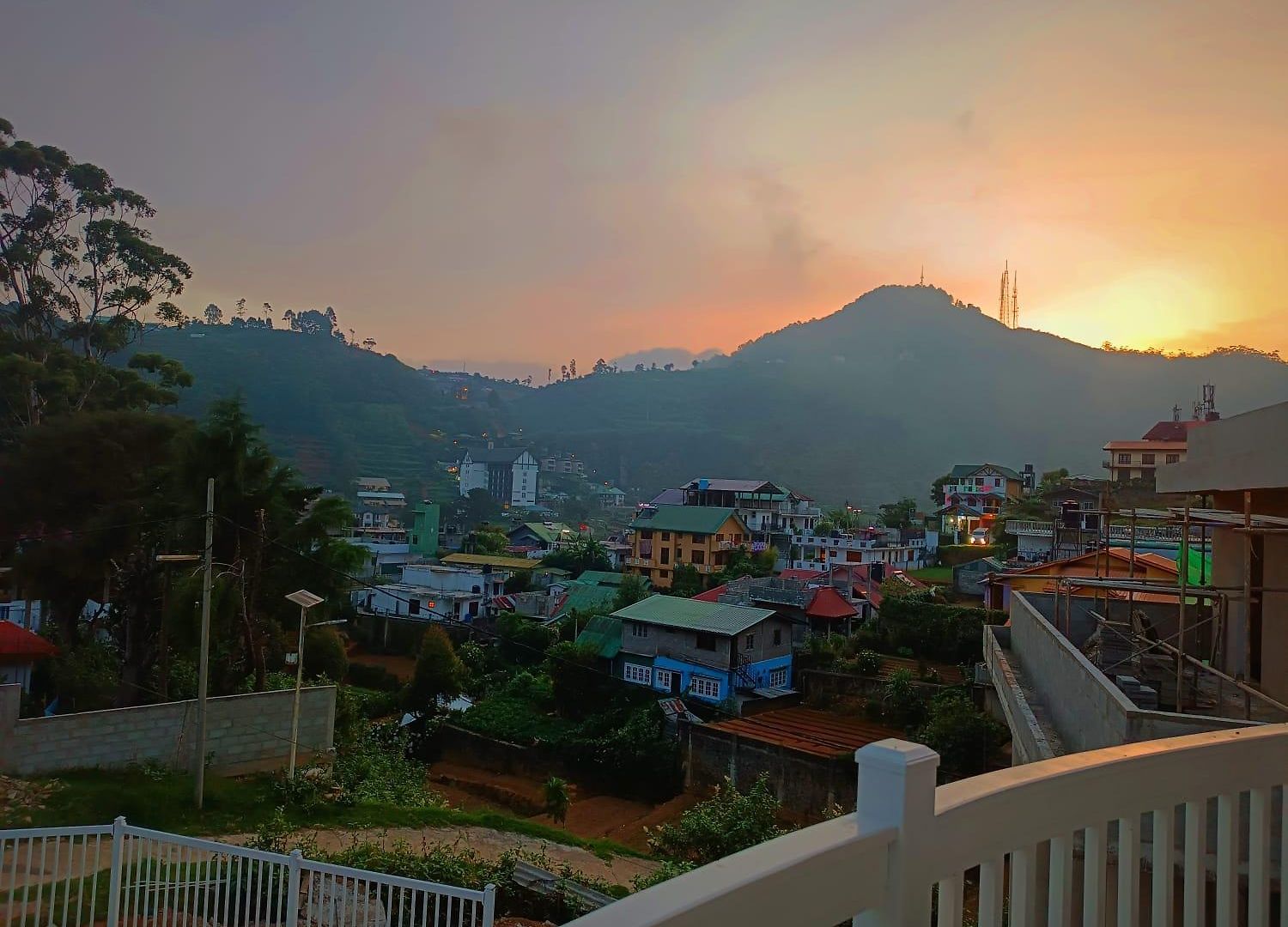 Twin Red - Luxury With Mountain View * Nuwara Eliya