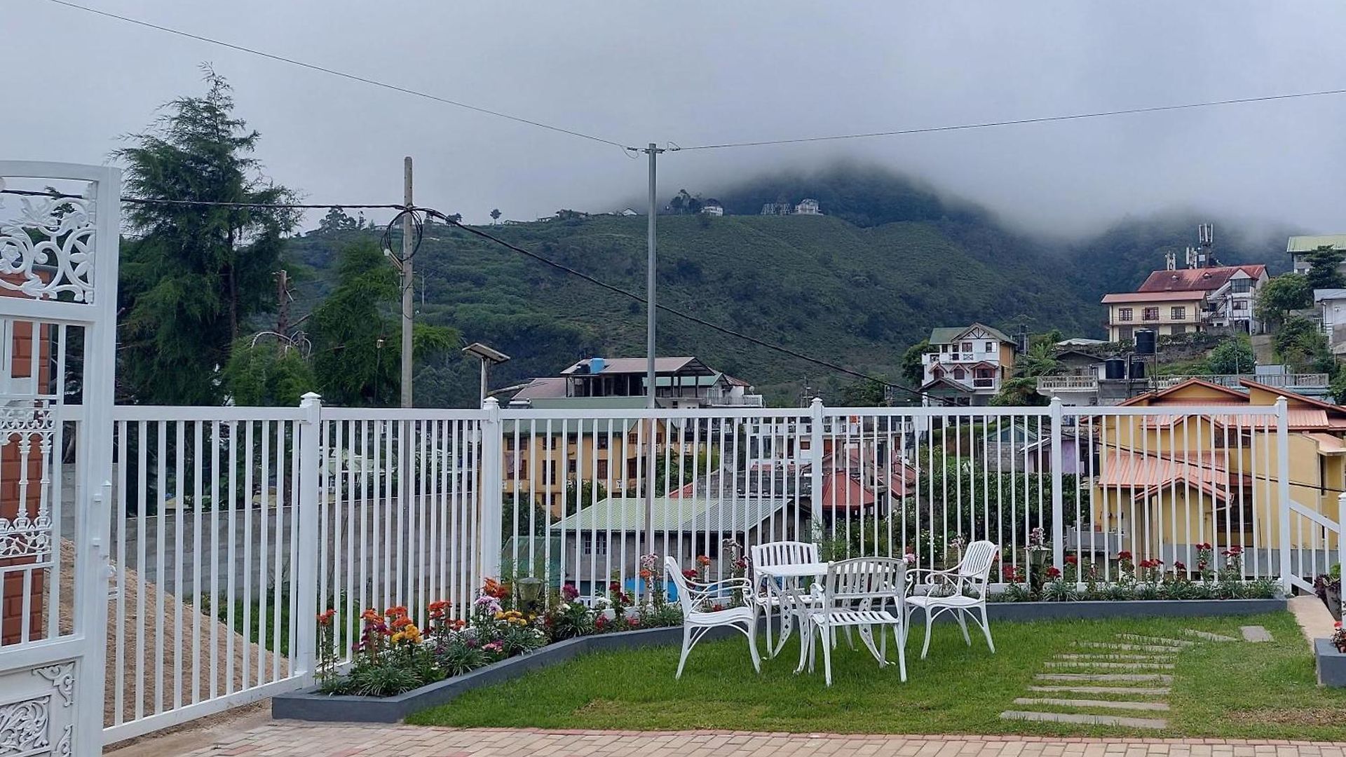 Twin Red - Luxury With Mountain View Nuwara Eliya