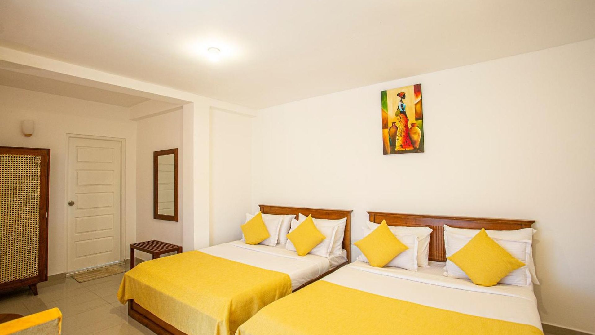 Country Club Hotel 3*