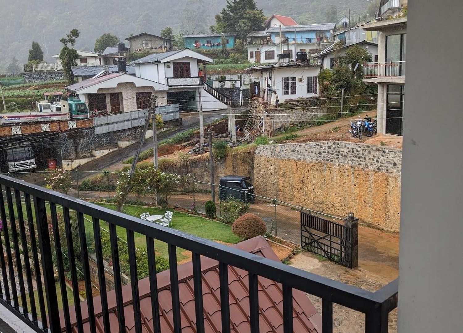 Moon Nuwara Eliya