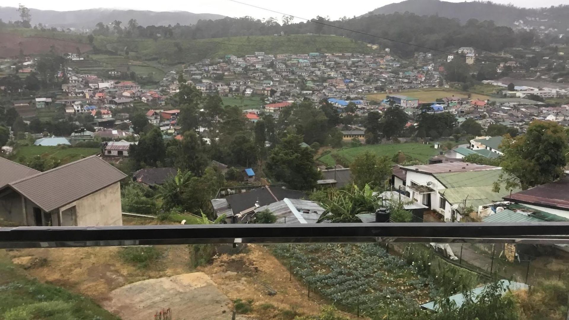 Moon * Nuwara Eliya