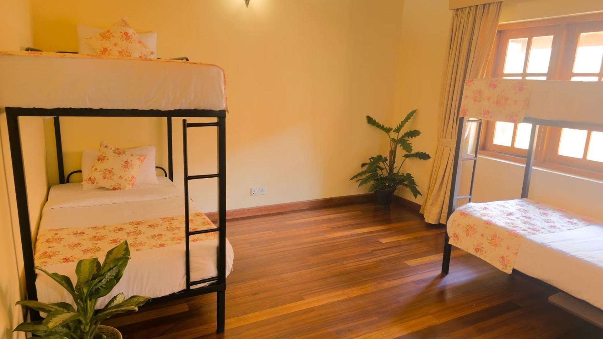 The Loris Manor Hotel