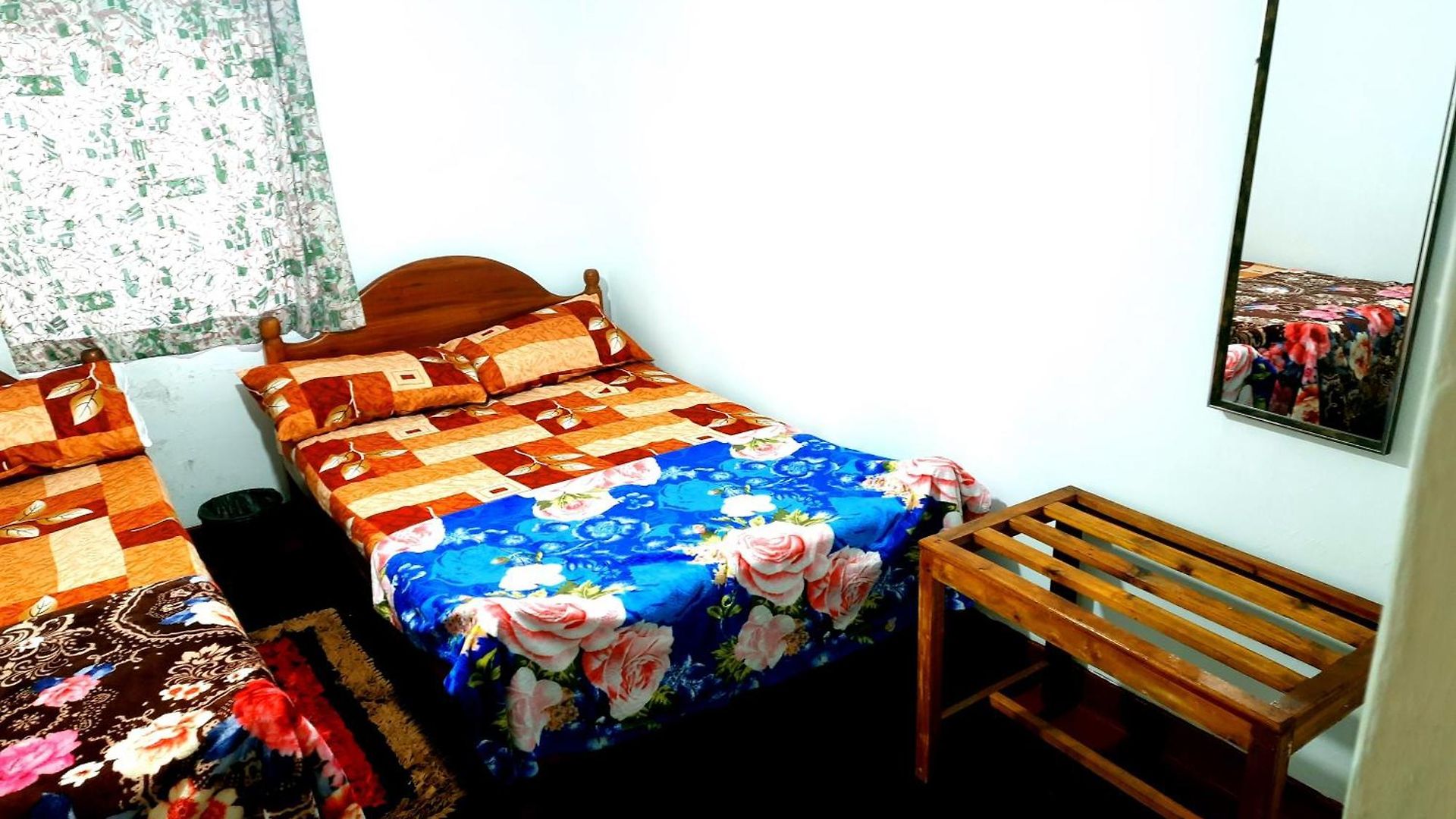 Hostel - *