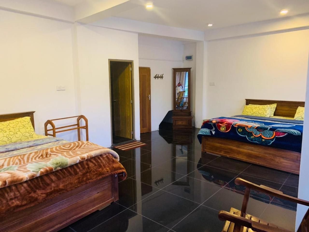 Hazel Town House Guest house *