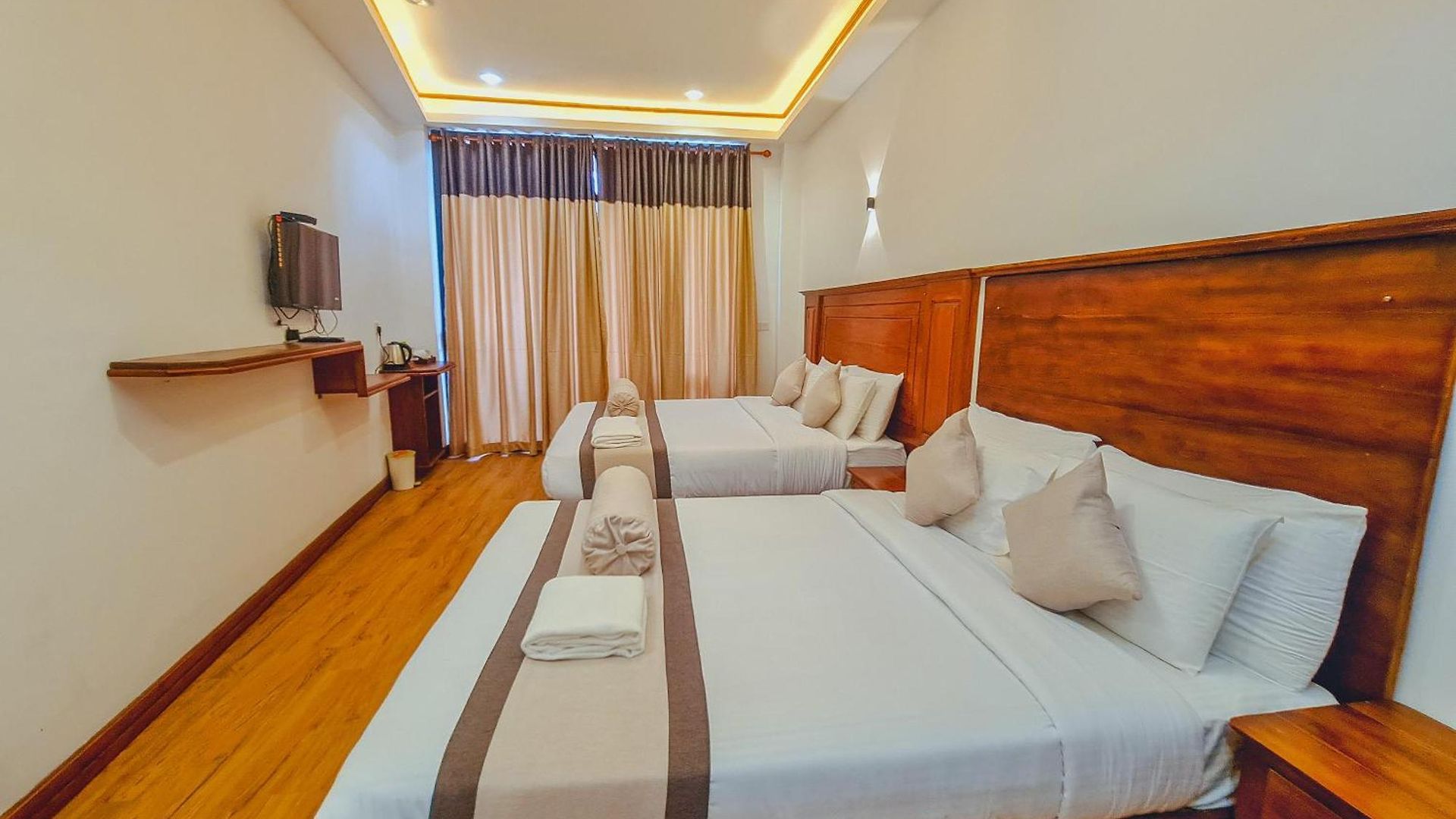 Rich Hotel