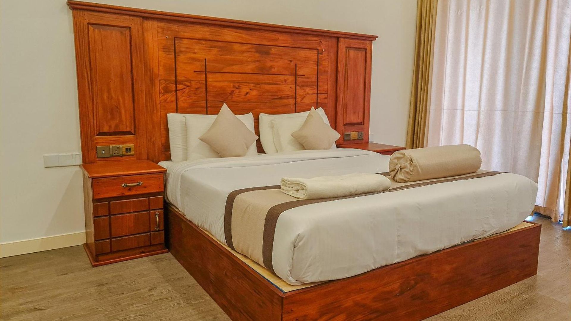 Rich Hotel 4*