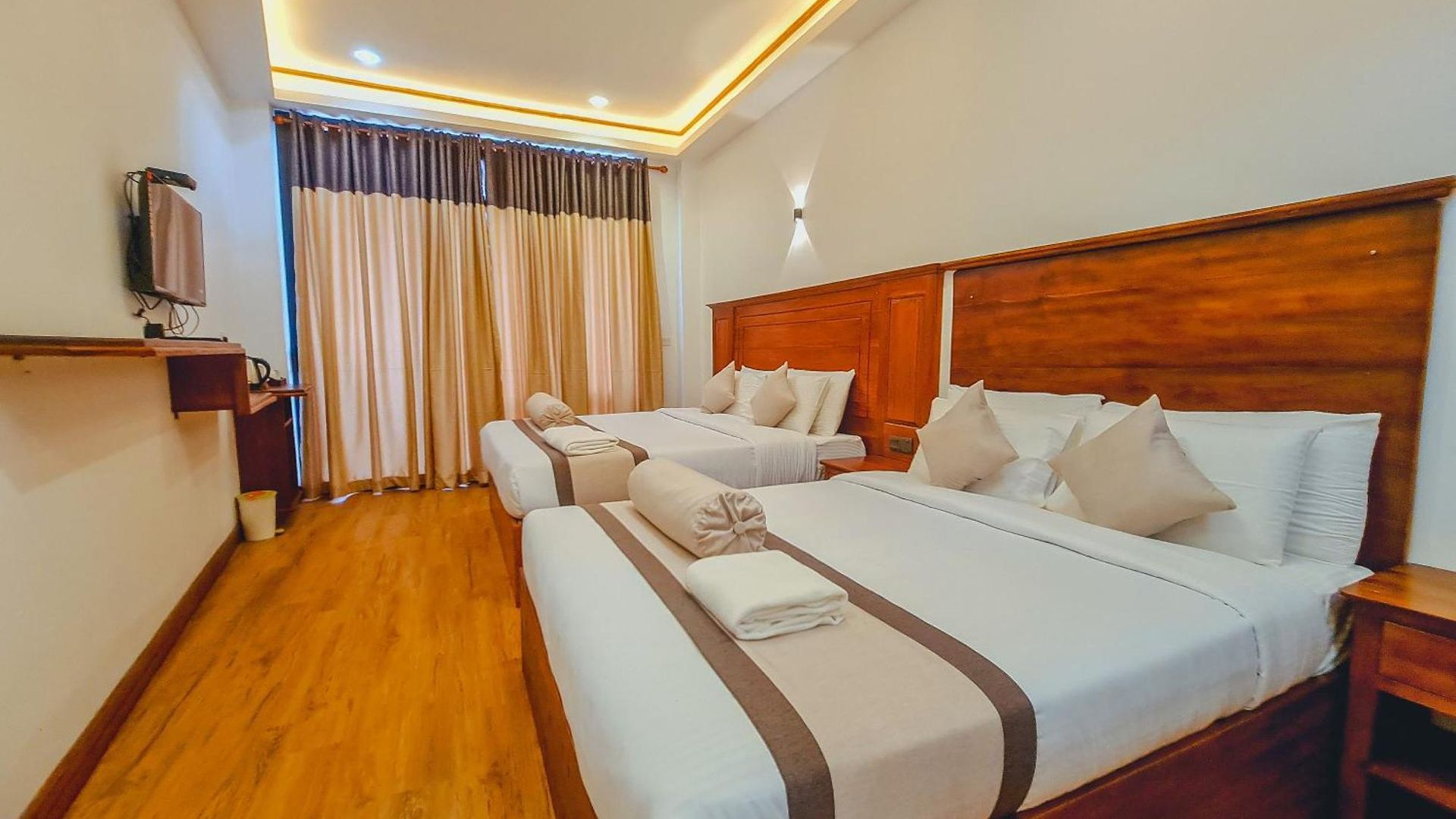 Rich Hotel