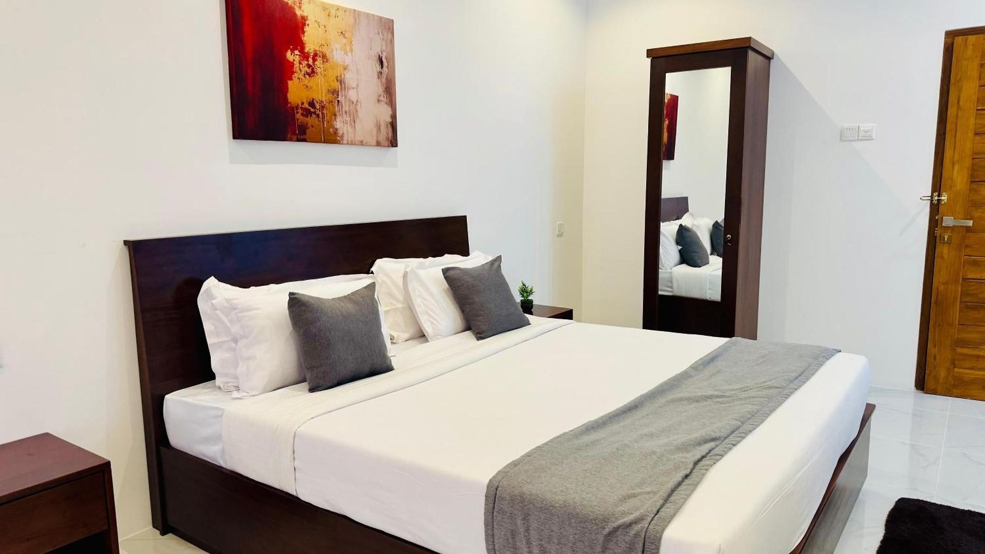 Queens Mount Glen Heights Hotel Nuwara Eliya