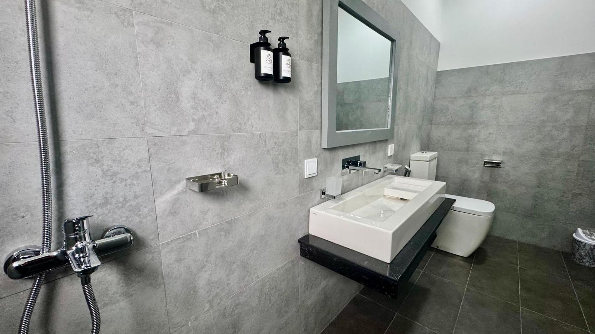 Queens Mount Glen Heights Hotel 2*