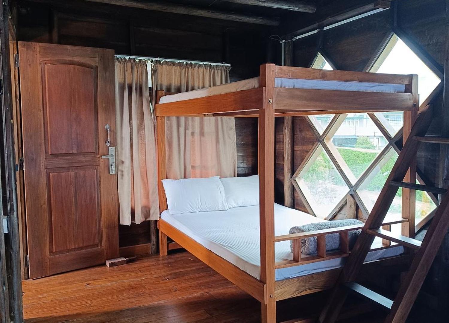Rc Quirky Wood House Nuwara Eliya