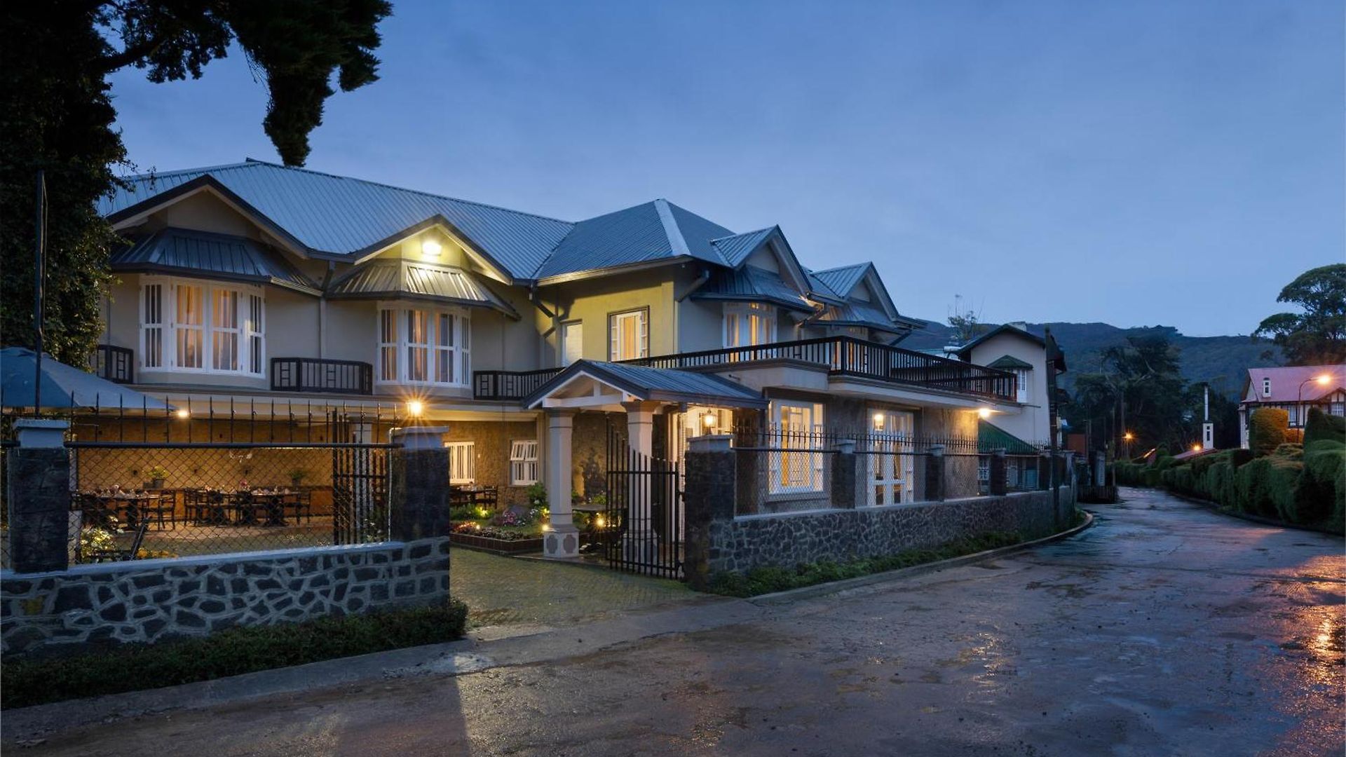 Hotel Grand By Seven Angels *