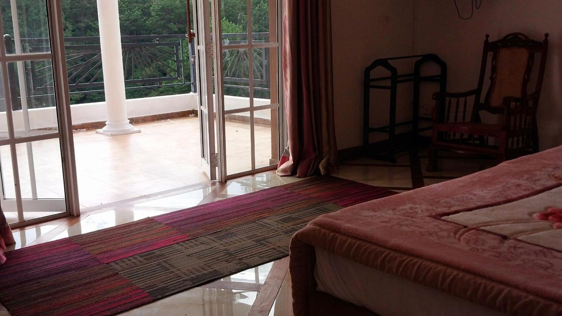 Drizzle Ridge Hotel 4*