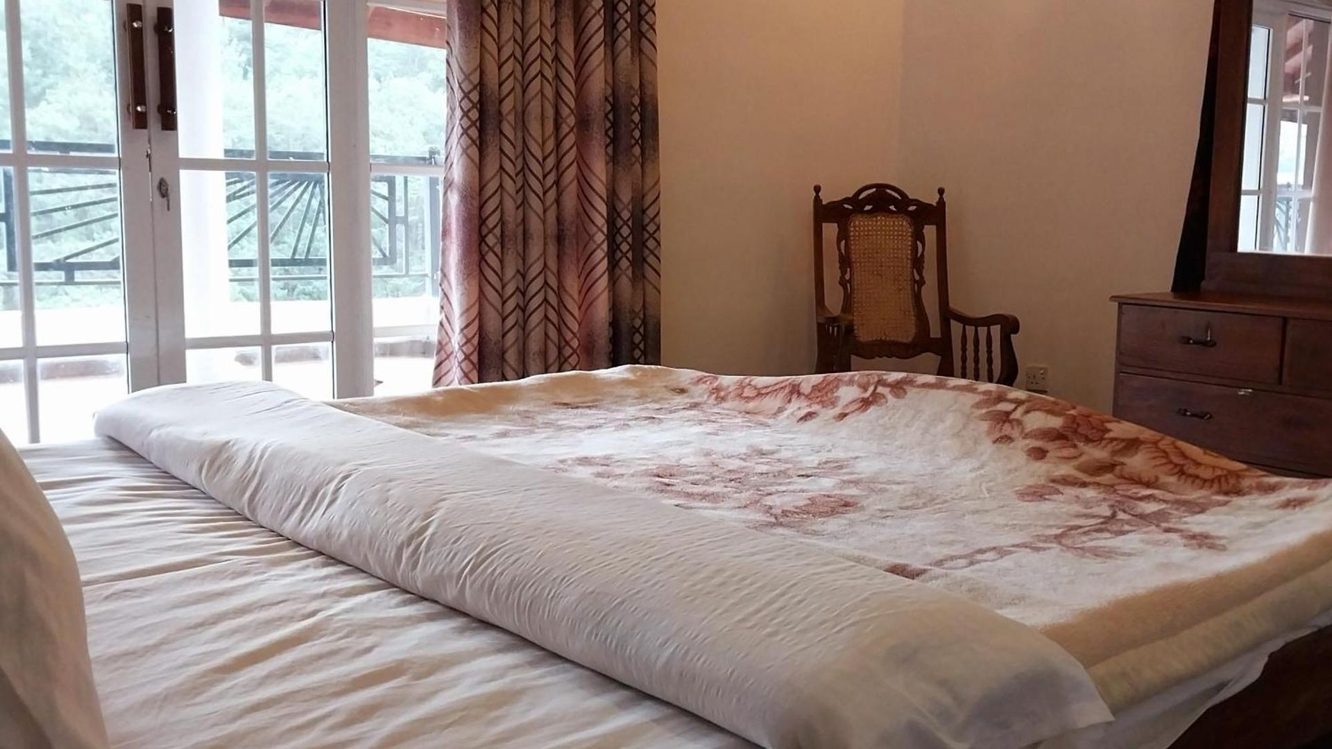 Drizzle Ridge Hotel 4*