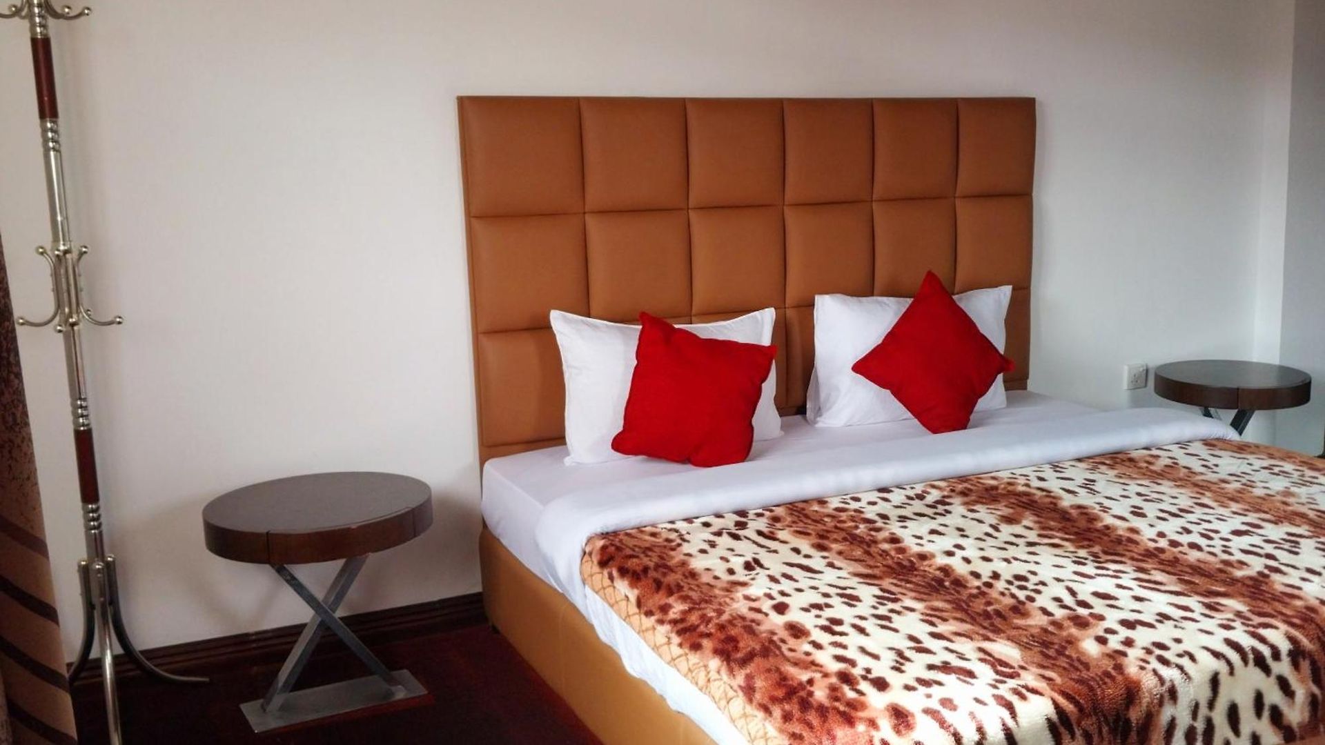 Drizzle Ridge Hotel