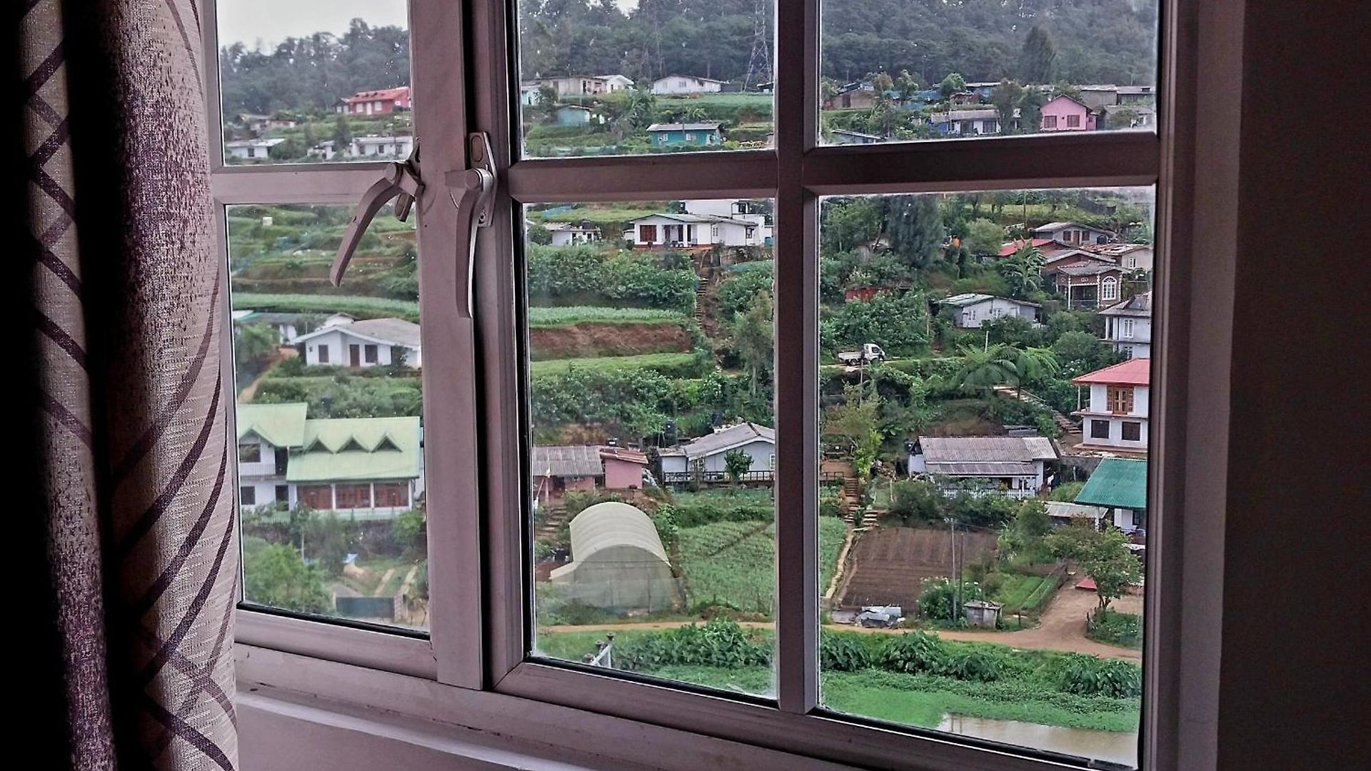 Drizzle Ridge Hotel 4*
