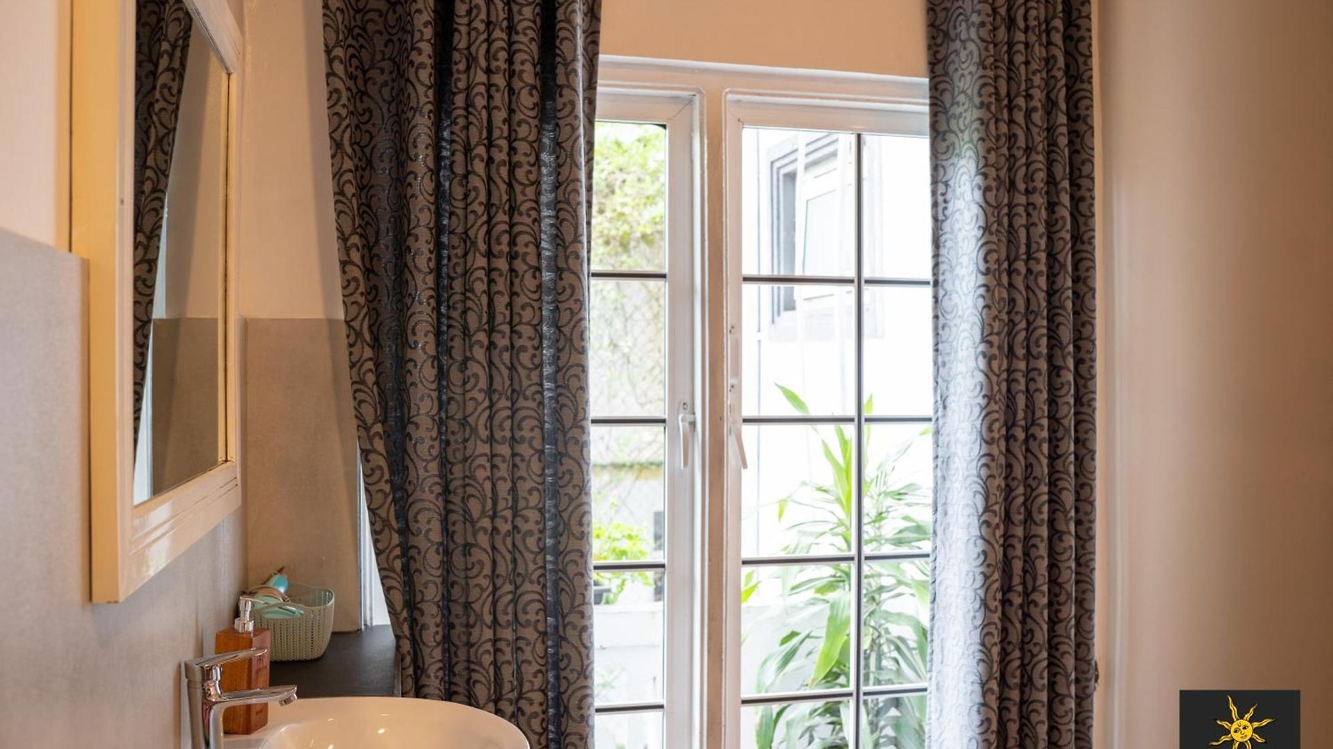 Suriya Guest Guest house 3*