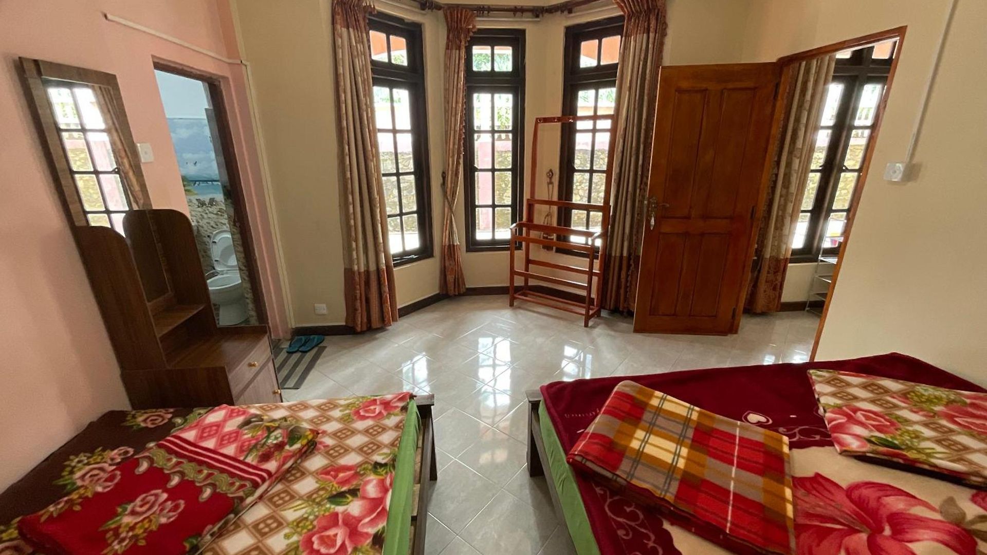 Guest house Mist - With Attached Bathrooms Nuwara Eliya