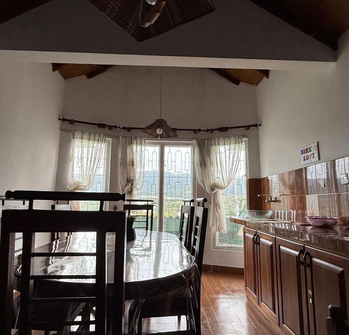 Breezy Loft - *