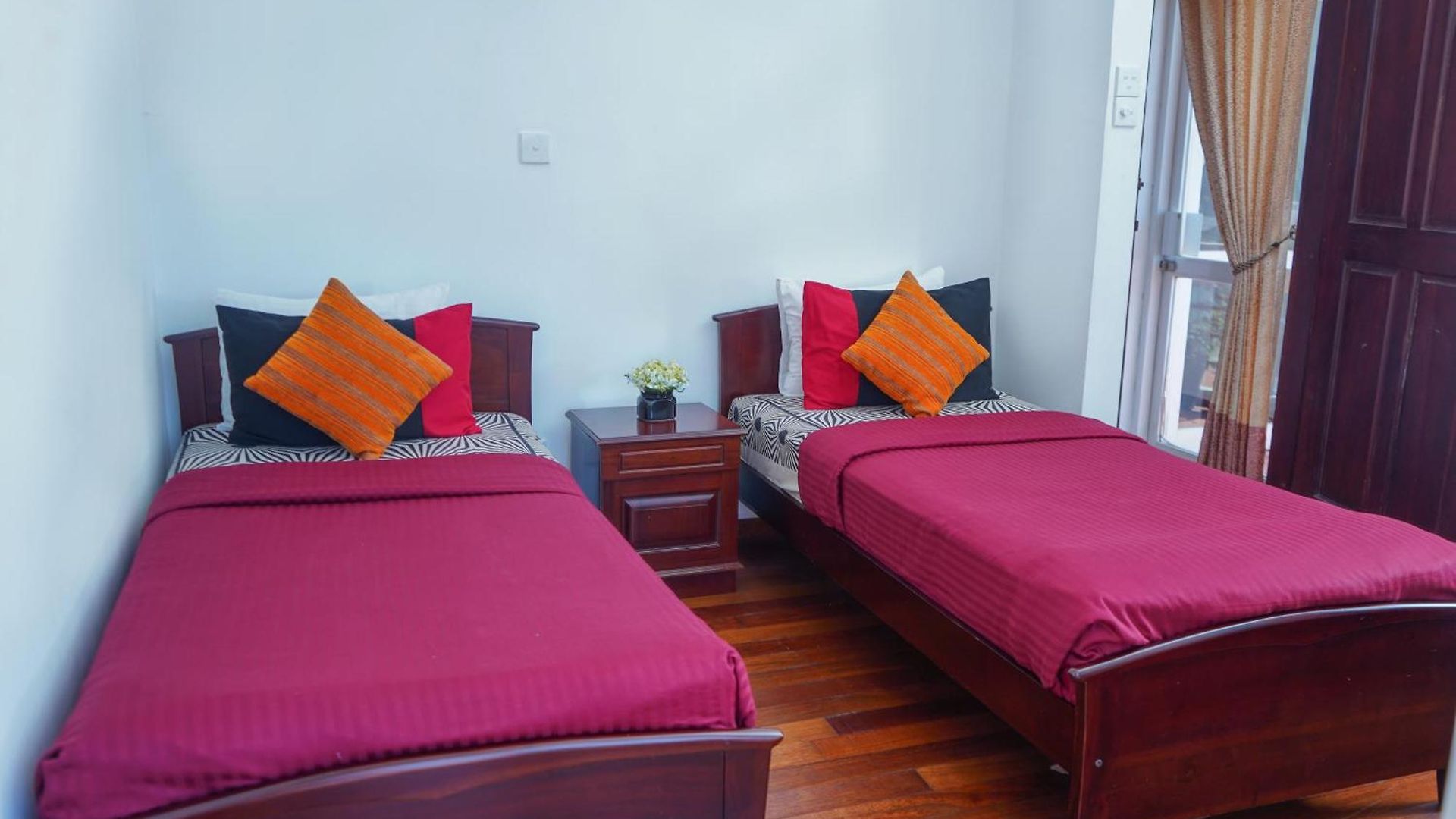 Mountain Breeze Cool Apartment