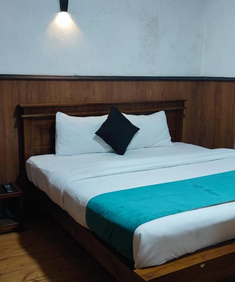 Forest Edge Hotel *