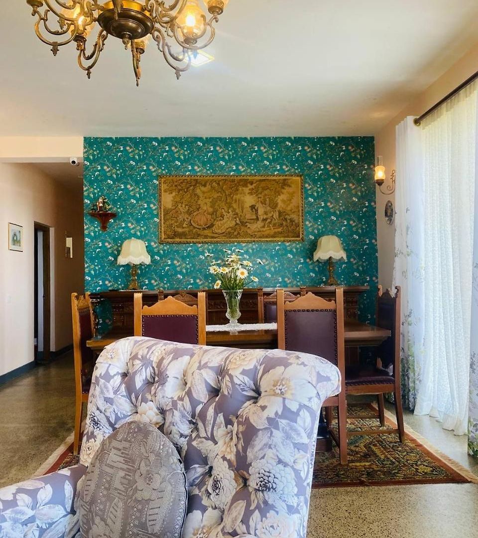 Villa Como Bed & Breakfast *