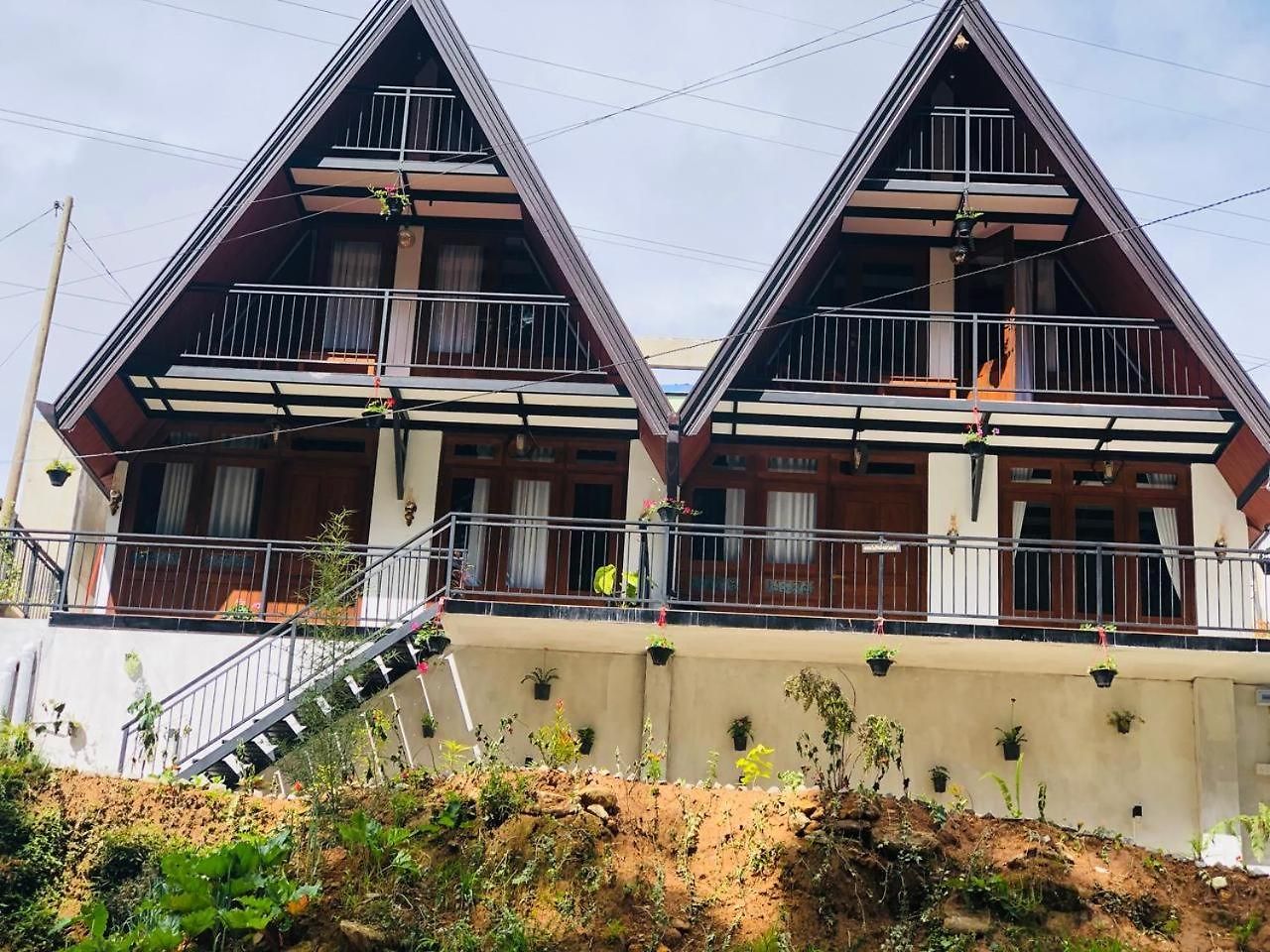 Chalet Sithgiri Dream Line