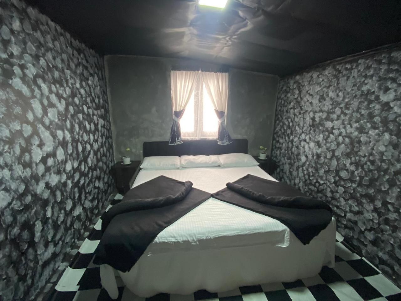 D Hearts , Bed & Breakfast