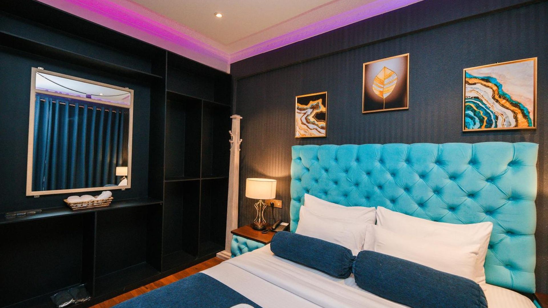 Baron Luxury Boutique Hotel *