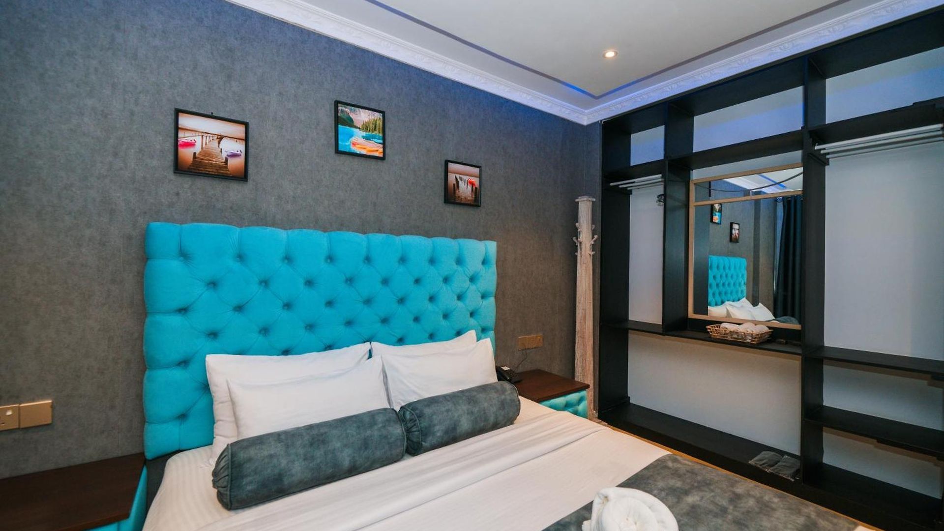 Baron Luxury Boutique Hotel *
