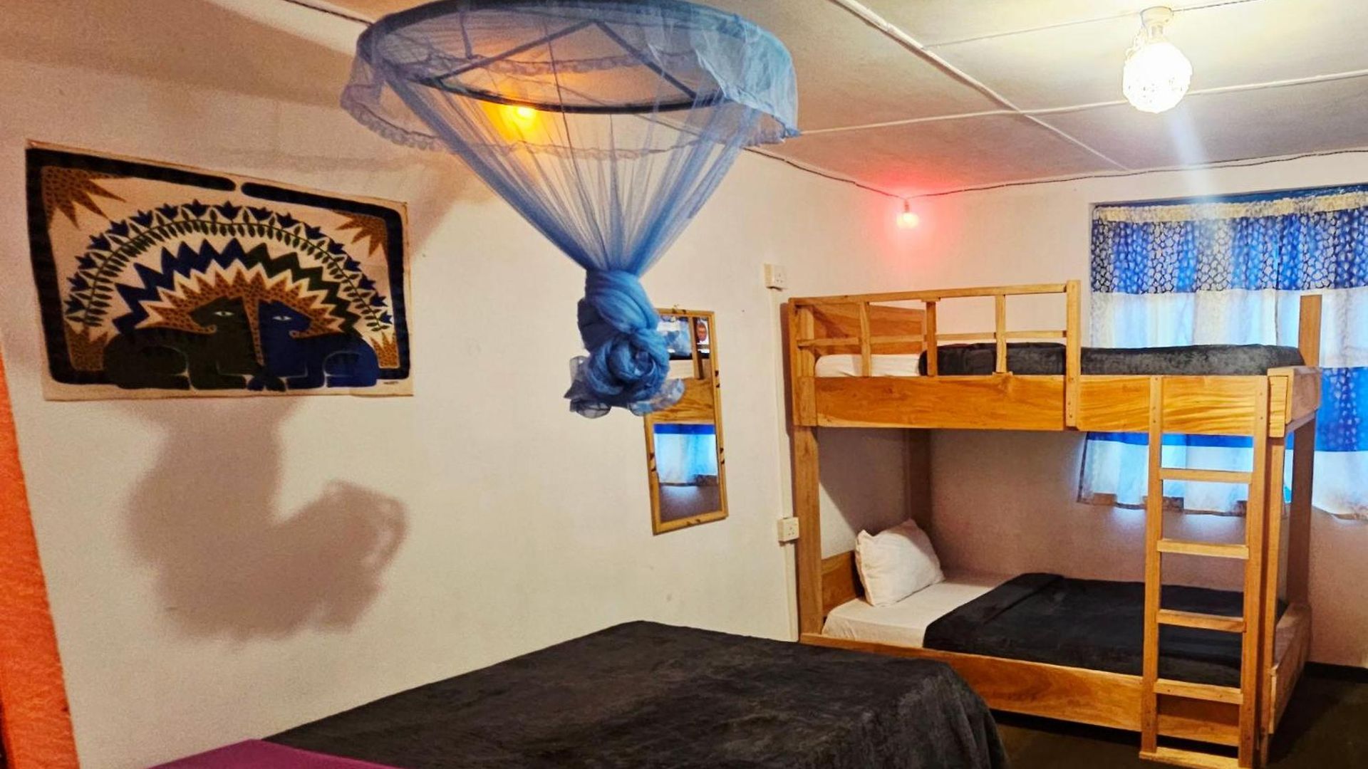 Chez Rooftop Hostel *