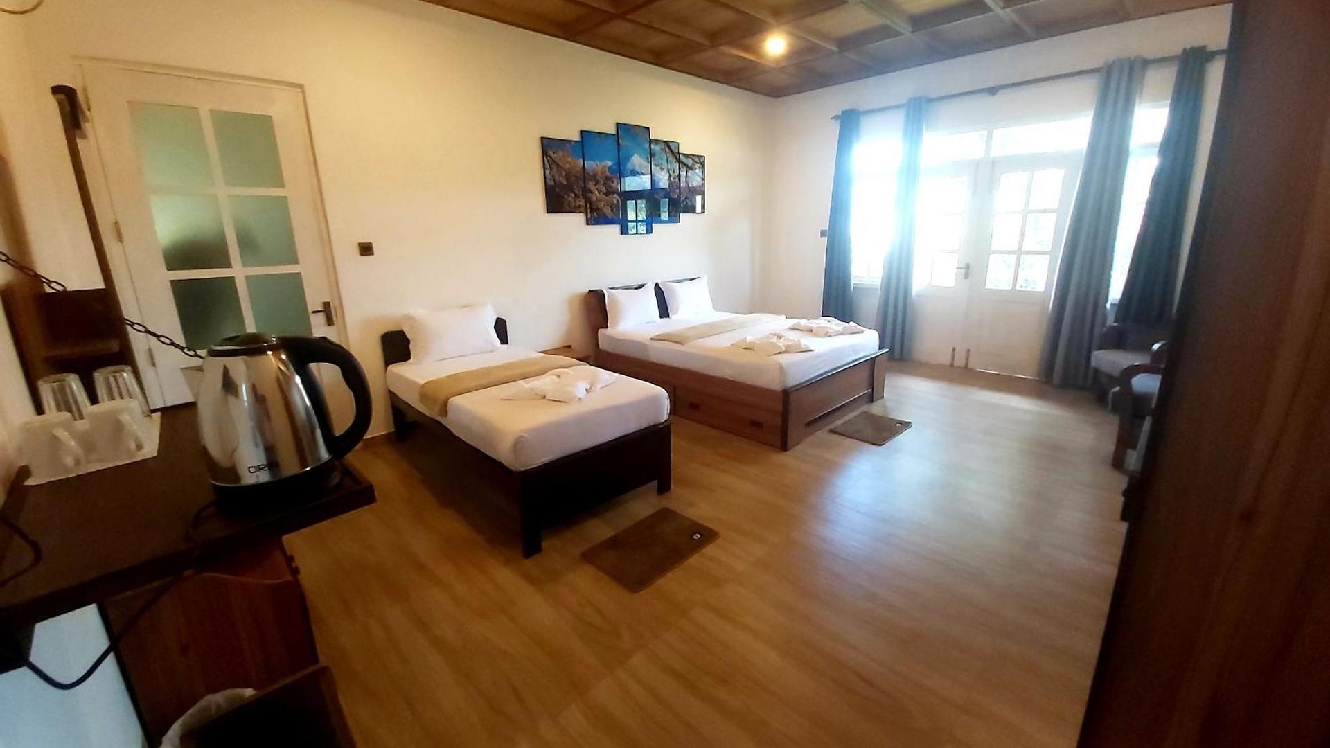 Hill Cliff Banglow Guest house *