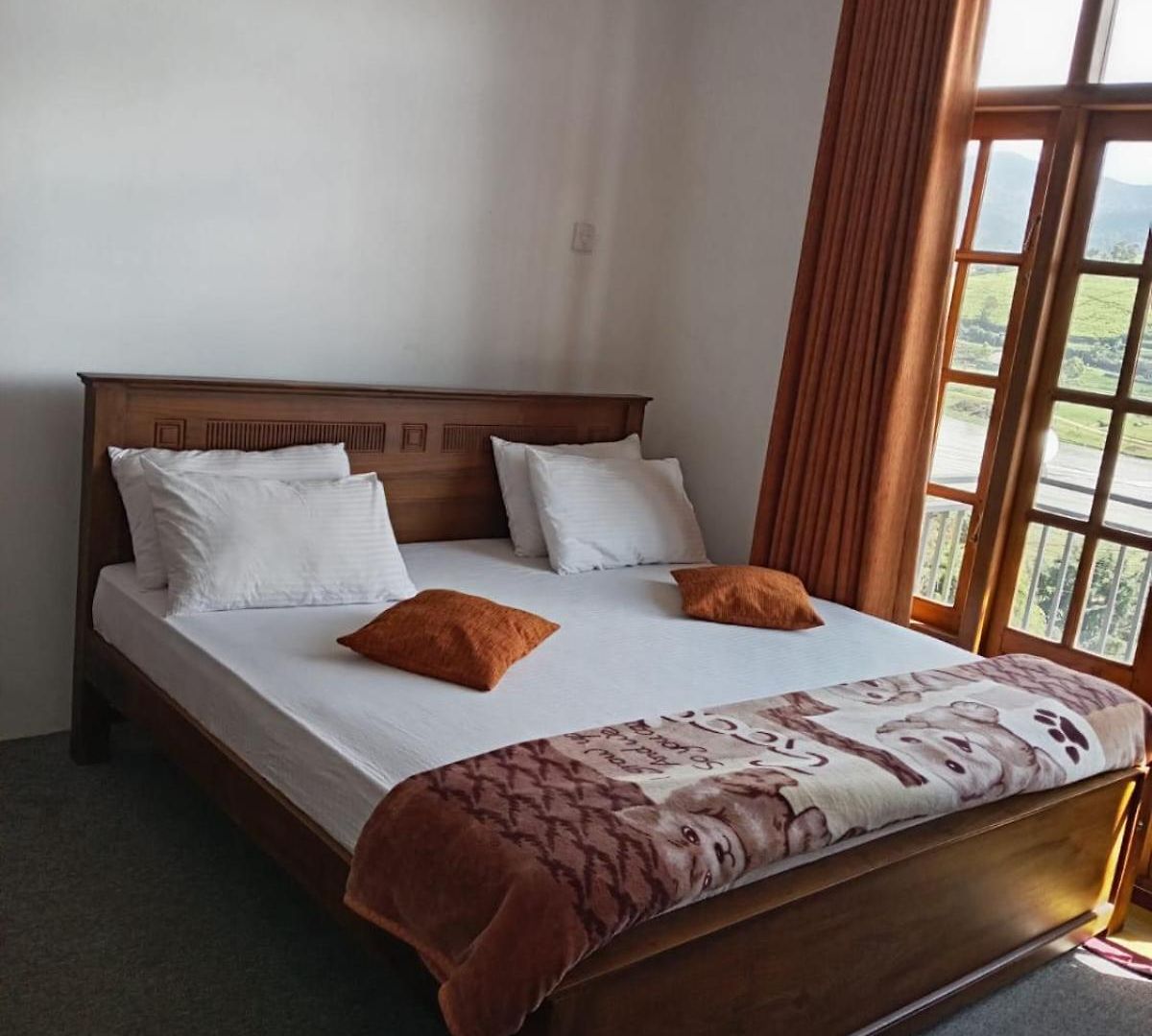 Creek View And Car Hotel *