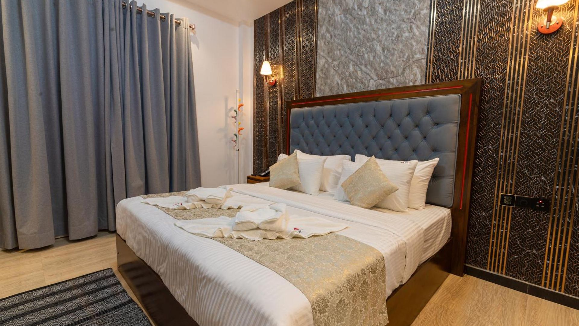 Hotel Twin Red - Luxury With Mountain View *
