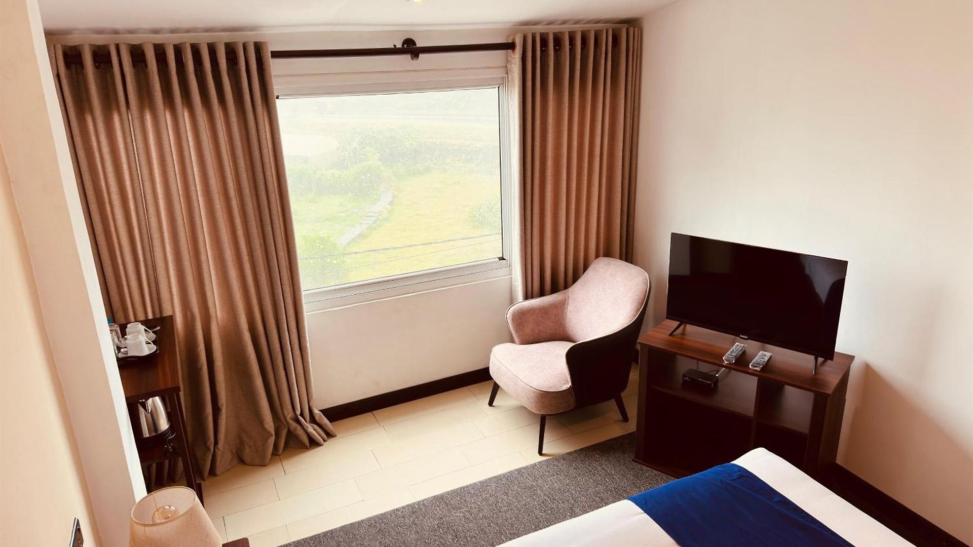 Summer Bliss Hotel