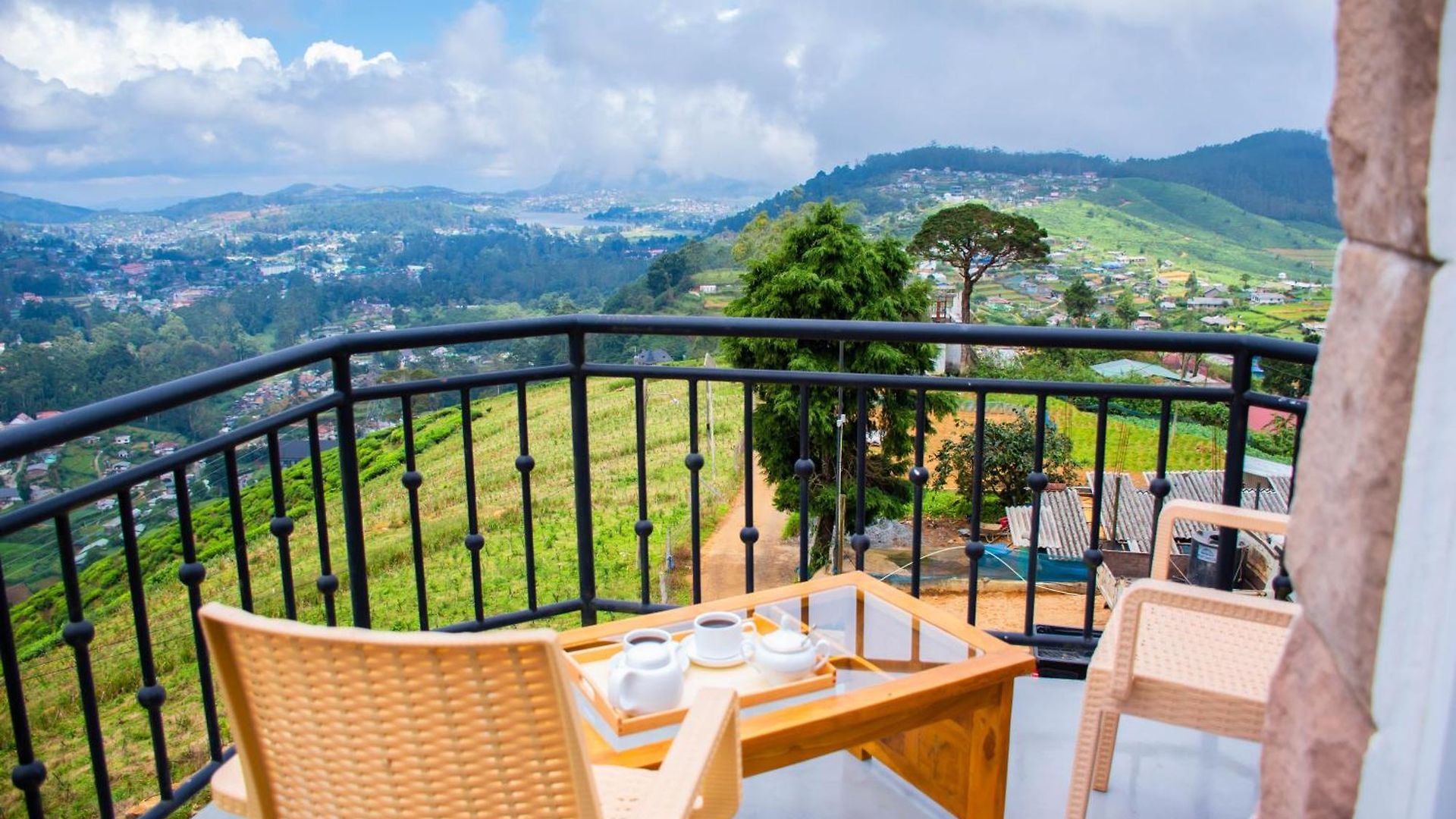 Universal Hills Nuwara Eliya