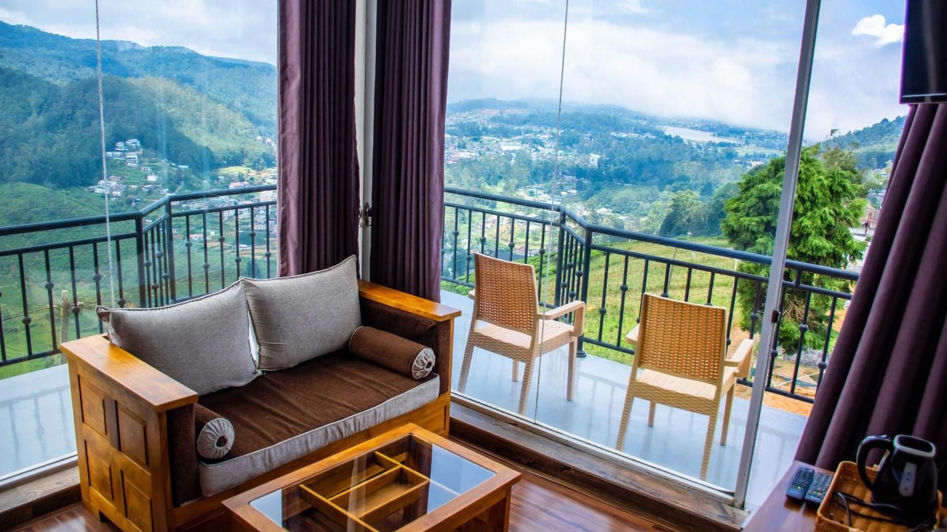 Universal Hills Hotel Nuwara Eliya
