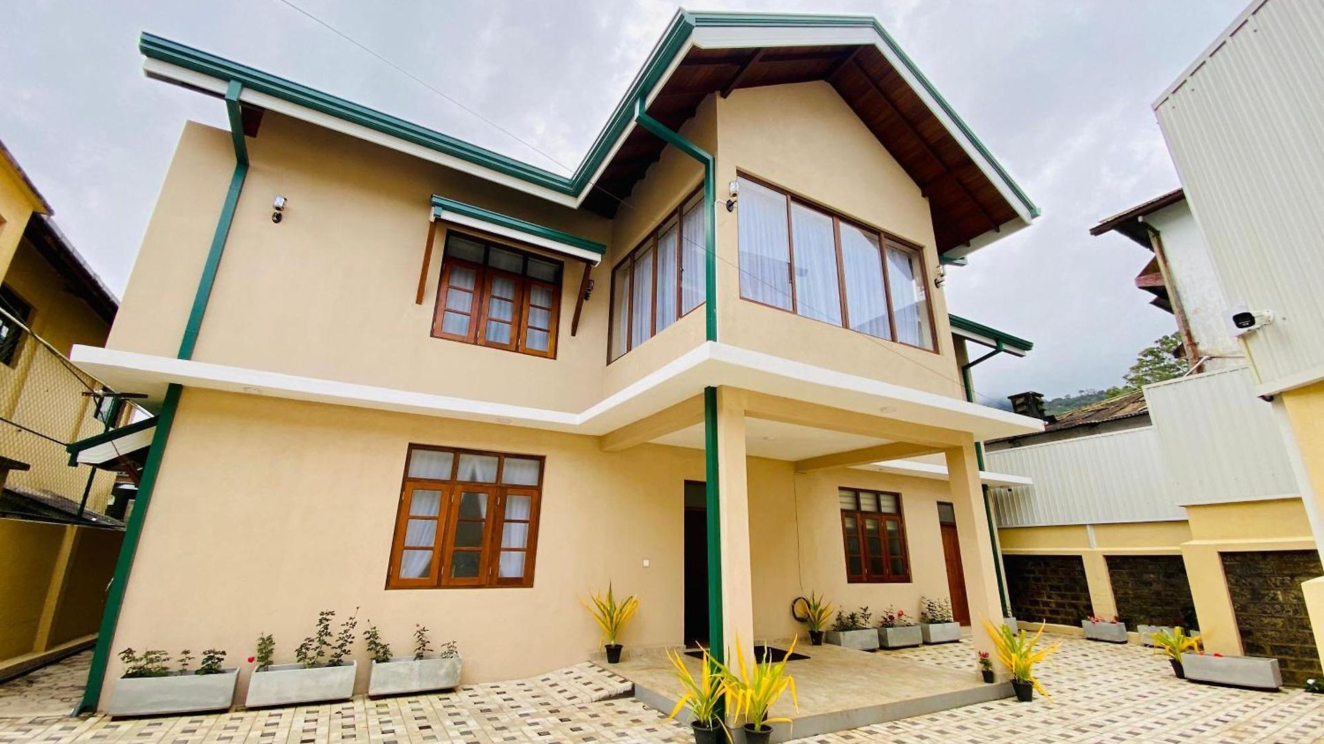 Collingwood Queen - Boutique Bed & Breakfast