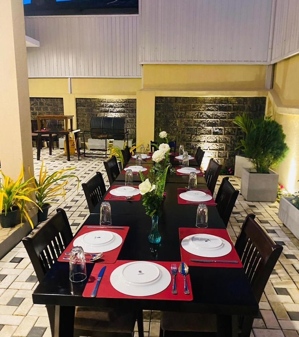 Collingwood Queen - Boutique Bed & Breakfast
