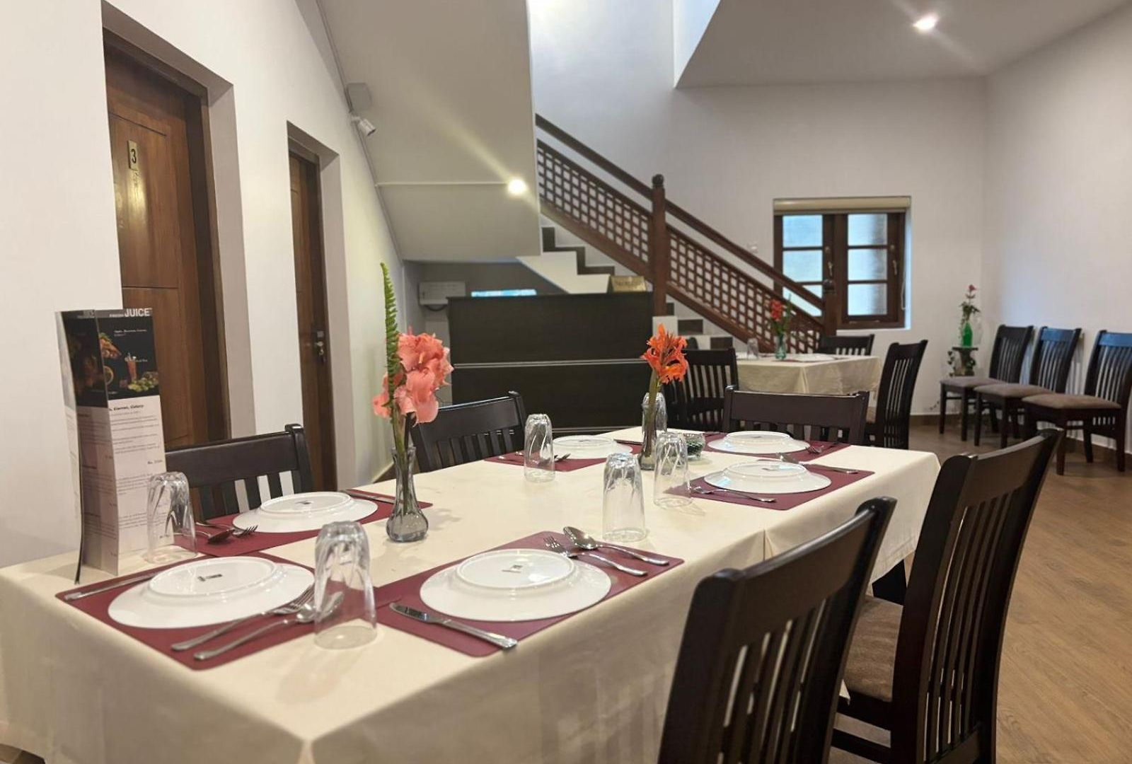 Collingwood Queen - Boutique Nuwara Eliya