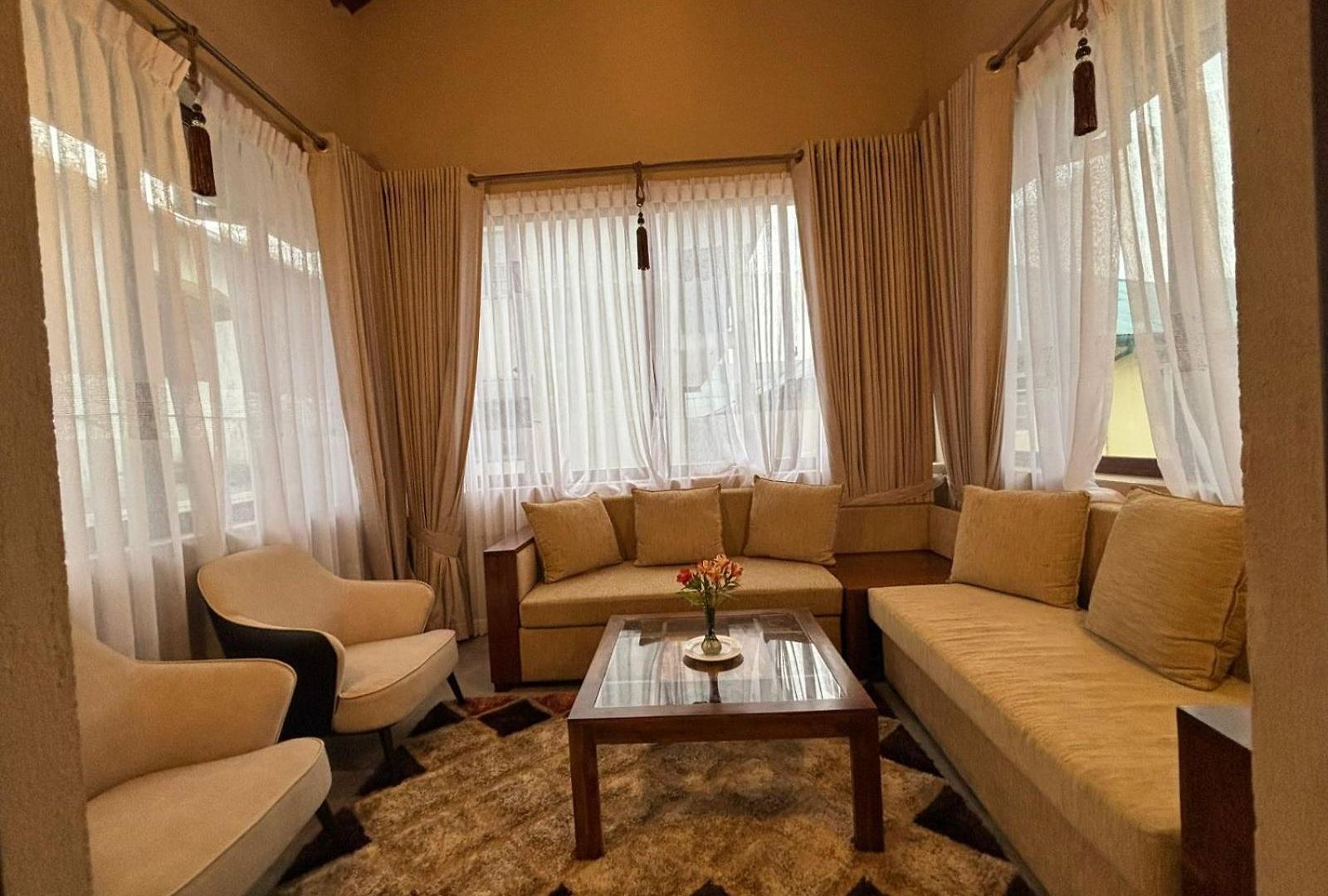 Collingwood Queen - Boutique Bed & Breakfast
