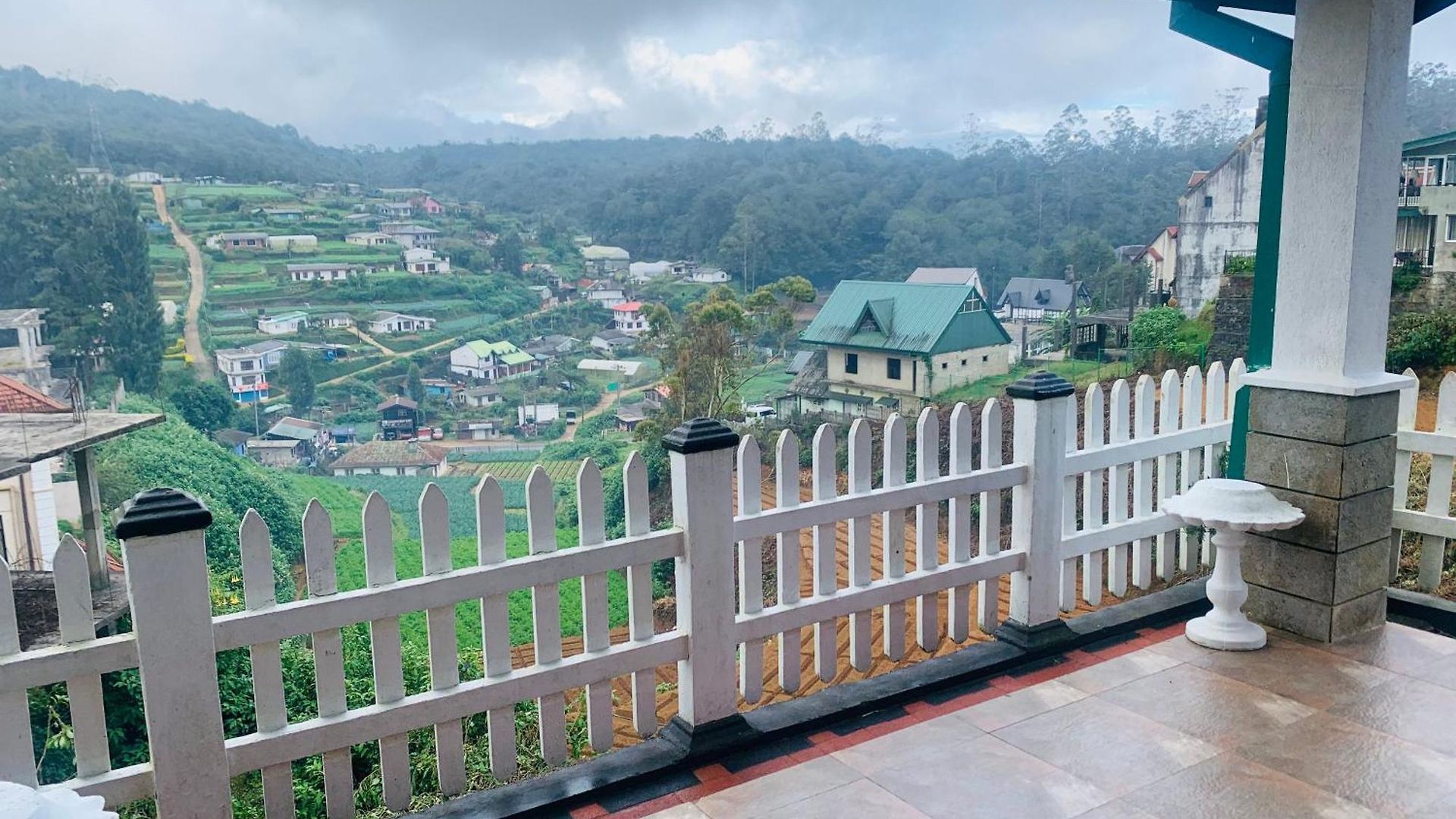 White Vintage Guest house Nuwara Eliya