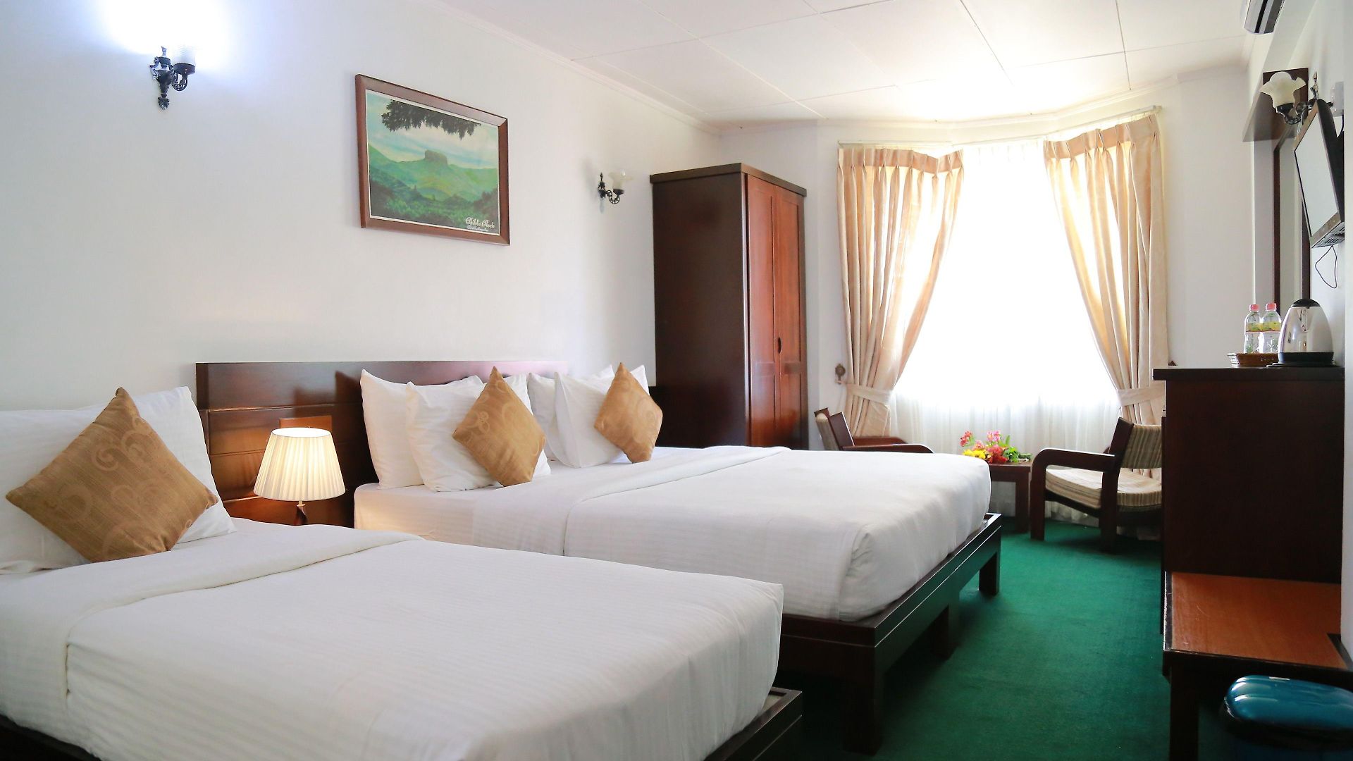 The Rock Hotel 3*