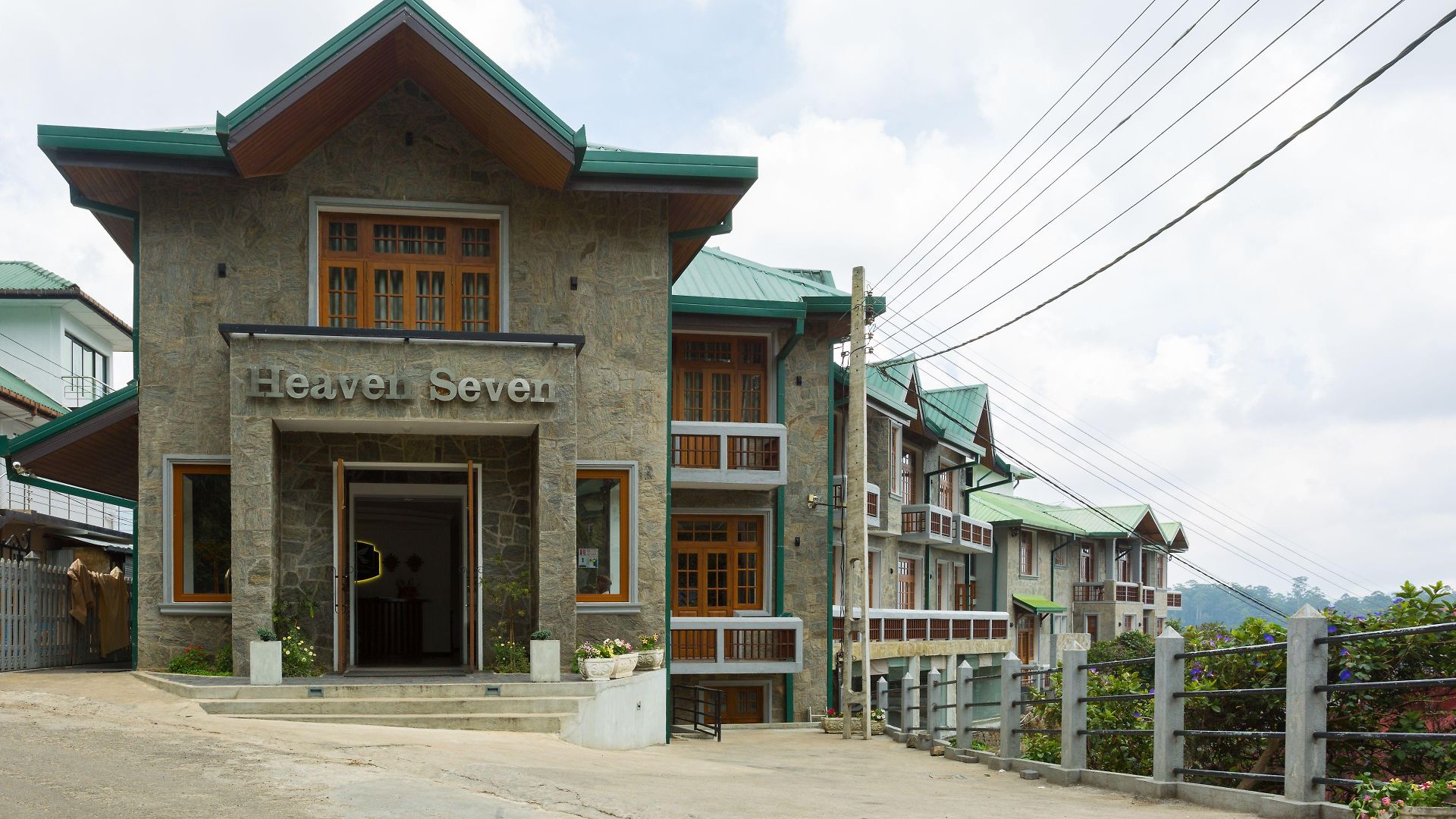 Hotel Heaven Seven