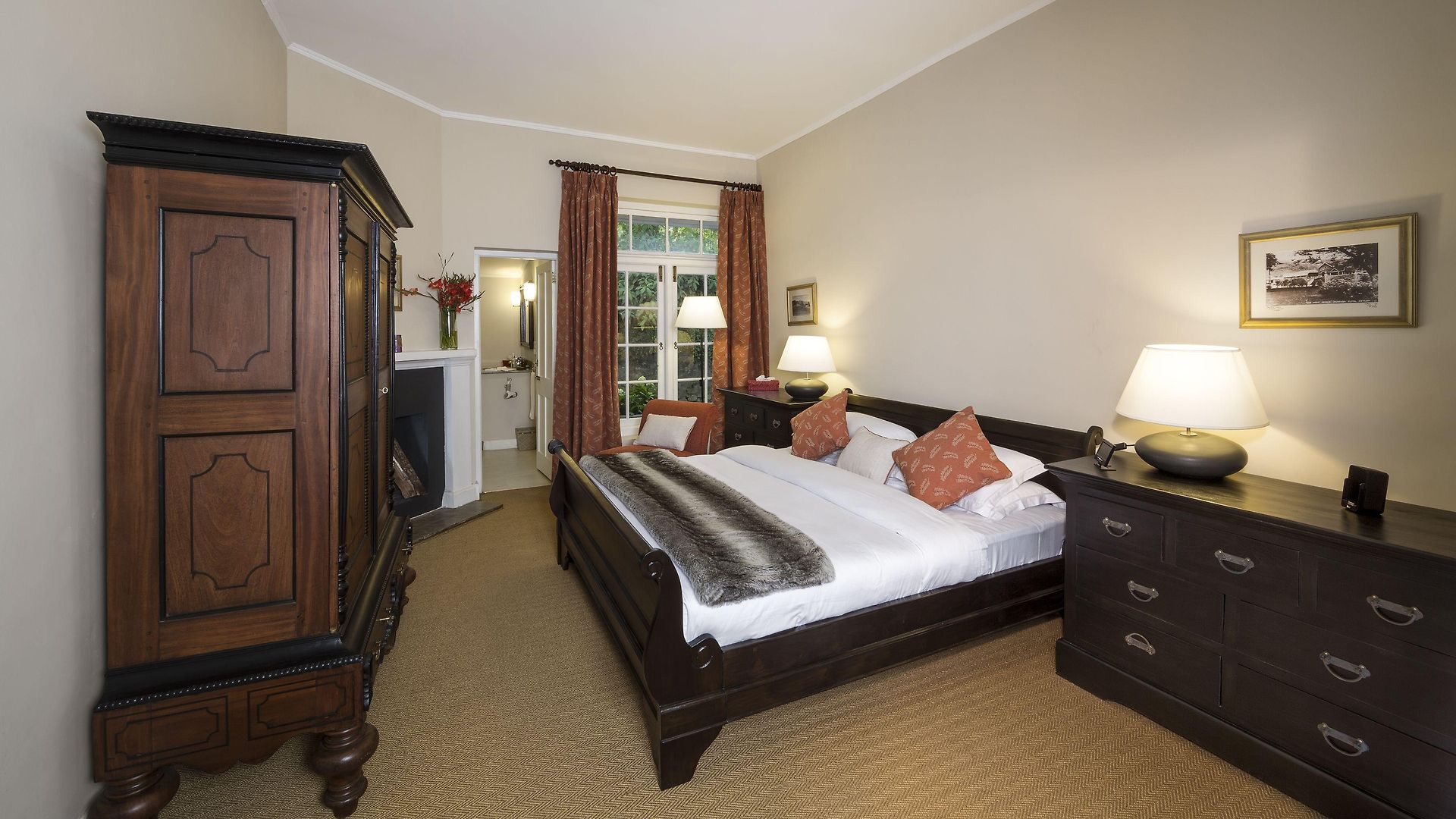 Hill Rise Luxury & Stables By Edwards Collection -