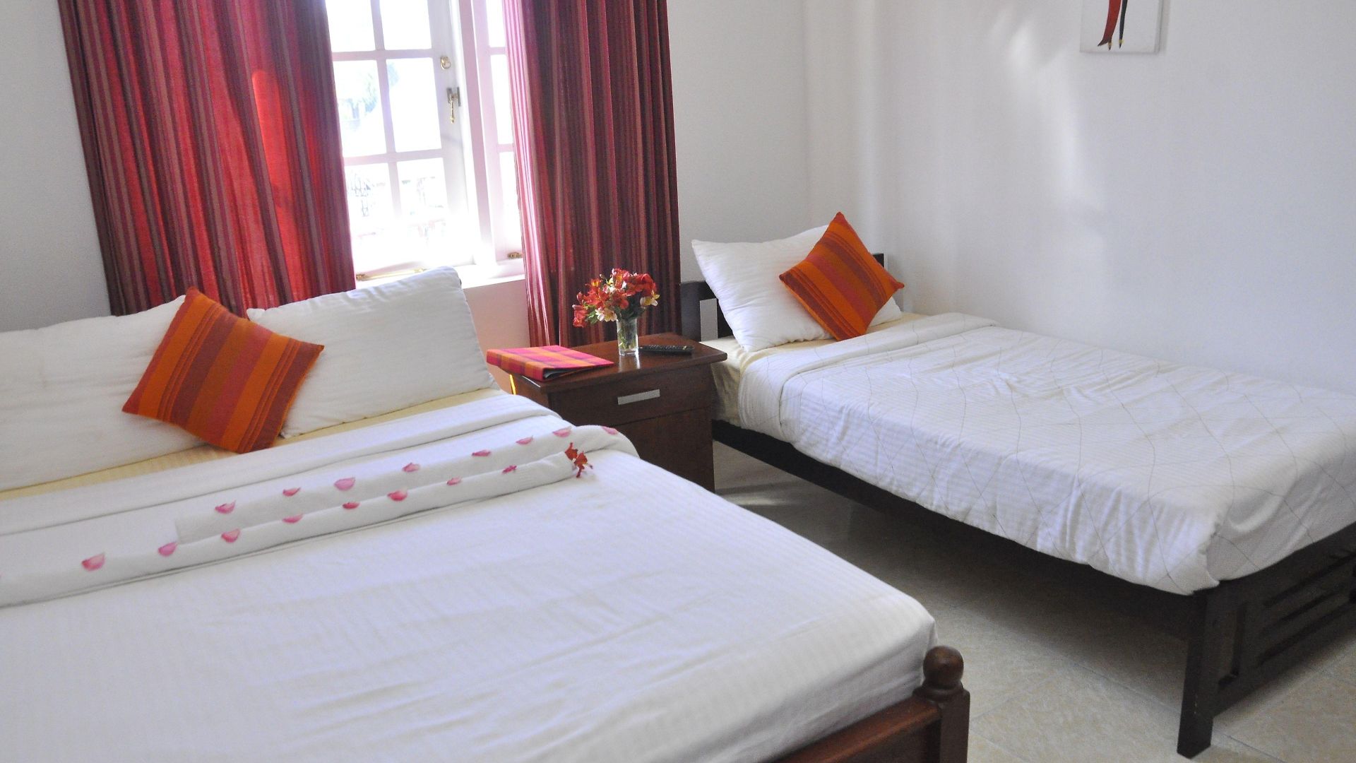 Hotel Inroma