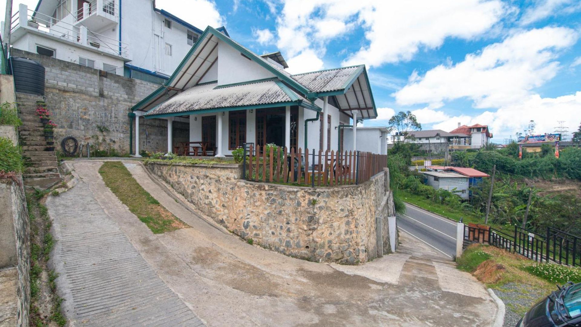 The Peak Nest Guest house Nuwara Eliya