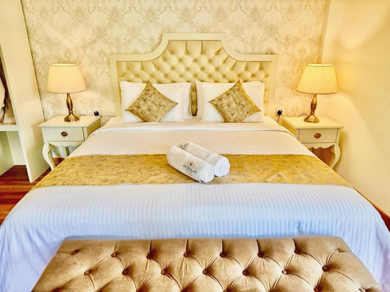 Nicholas Guest house *