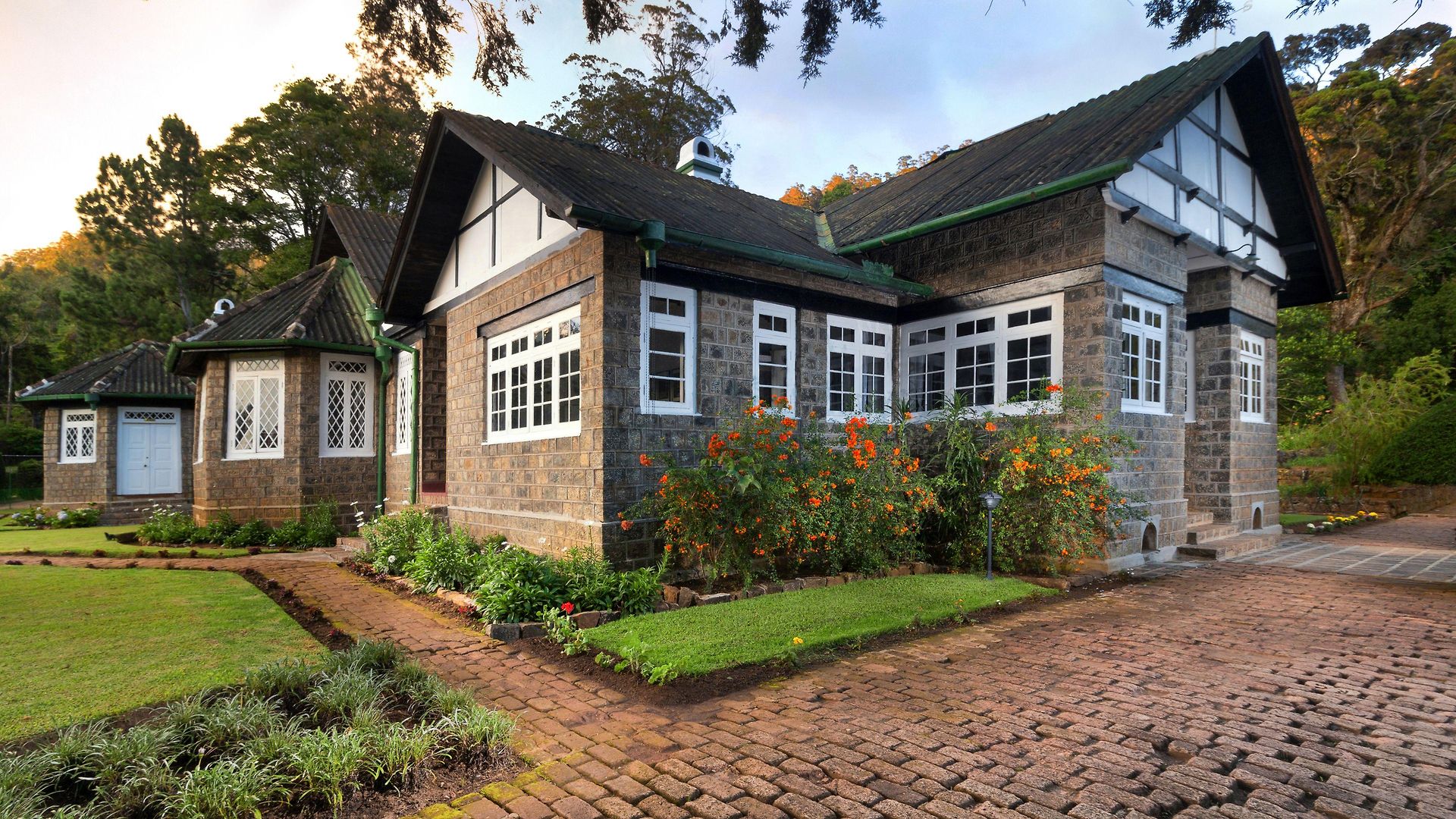 Scottish Planter Bungalow- Thema Collection Villa